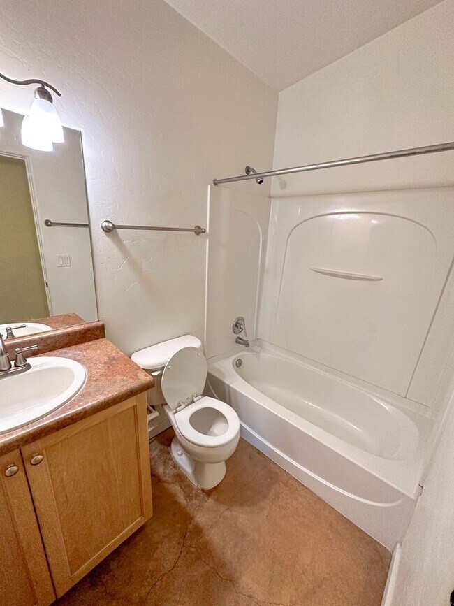 Building Photo - 861 S Osborne Ave