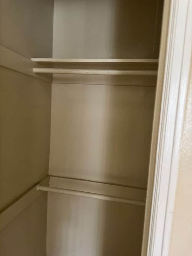 Building Photo - COMPLETELY REMODELLED 1 BEDROOM DUPLEX FOR LEASE!