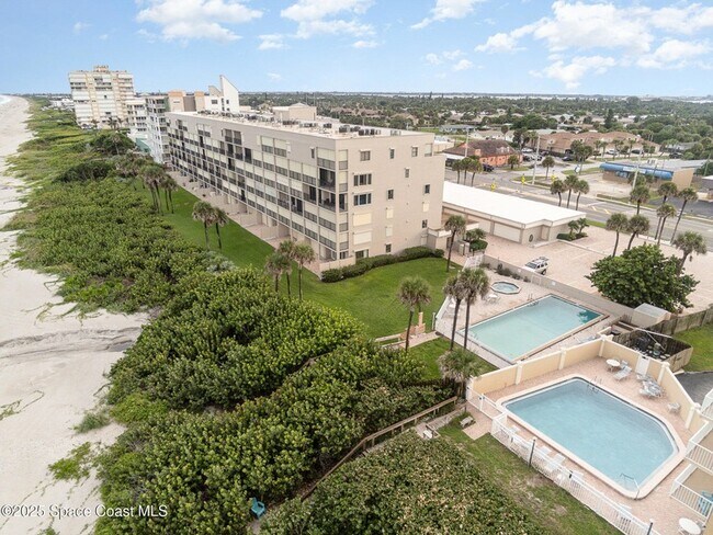 Building Photo - 995 N Hwy A1A