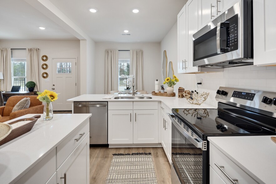 Building Photo - Forest Creek Townhomes