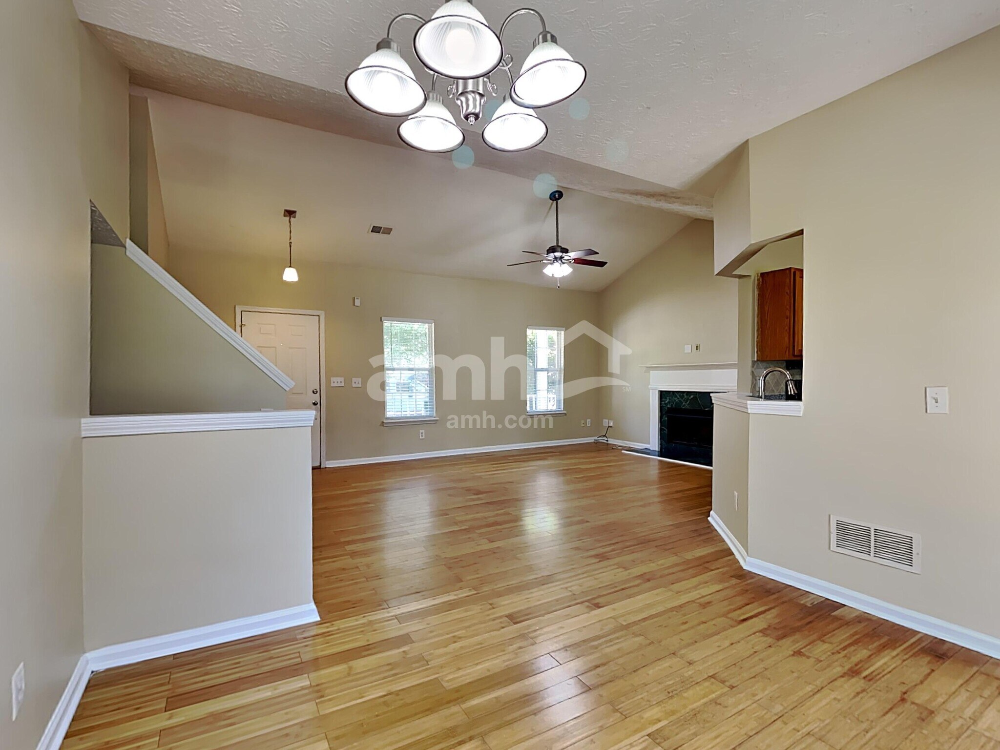 Building Photo - 4855 Lake Park Ter