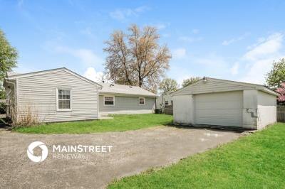 Building Photo - 9708 El Prado St