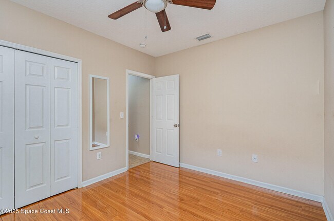 Building Photo - 1050 Cayman Dr
