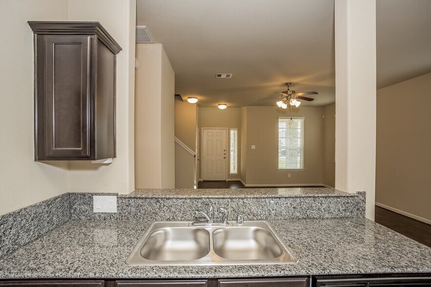 Building Photo - 15030 Silhouette Ridge Dr
