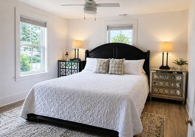 Building Photo - 7 Forest Ave