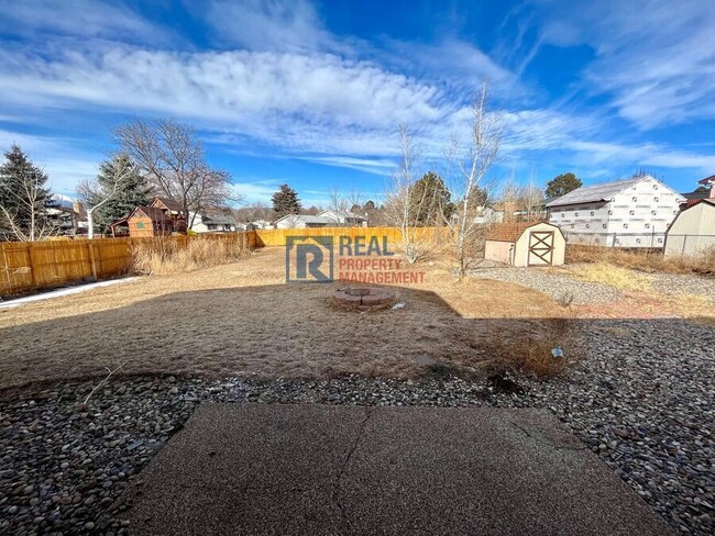 Building Photo - 5070 Montebello Pl