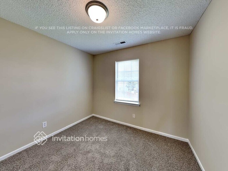 Building Photo - 171 Golding Dr