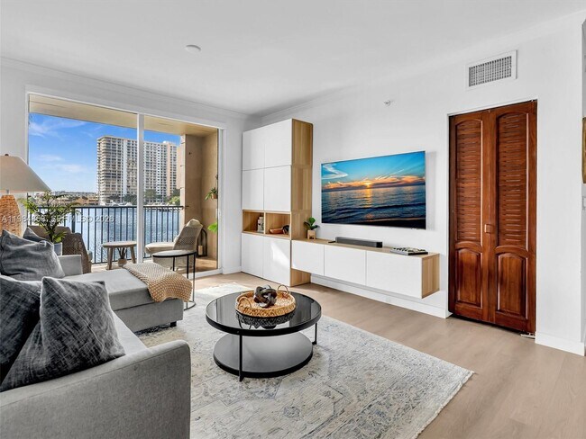 Building Photo - 17150 N Bay Rd