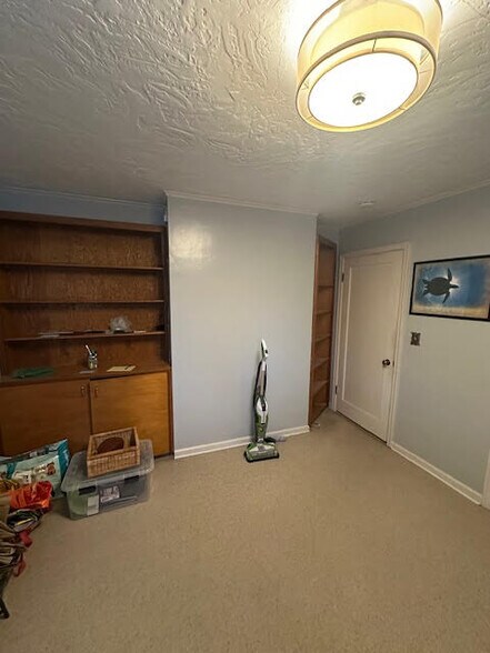 Bedroom 1 with built ins - 16715 SE Evergreen Ln