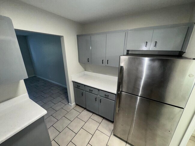 Building Photo - 4110 Maine St