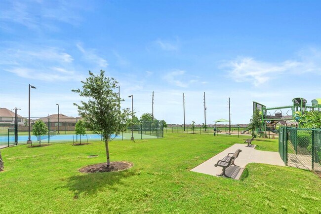 Building Photo - 15818 Weston Ridge Dr