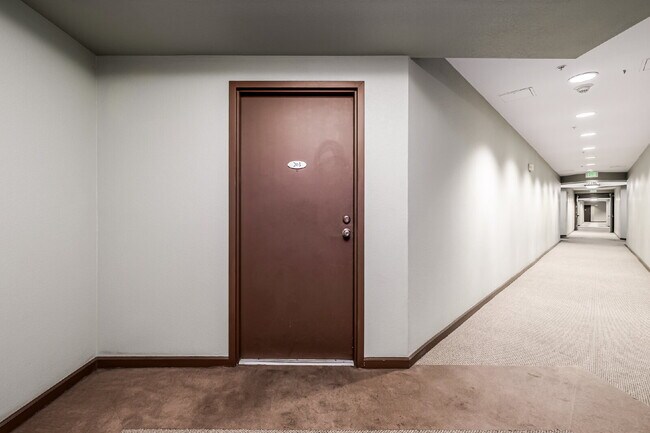 Building Photo - A Great modern 2 Bed / One bath for rent