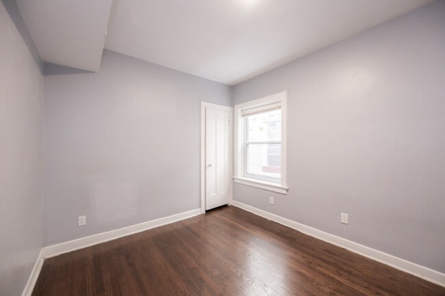 Building Photo - 3312 N Kostner Ave