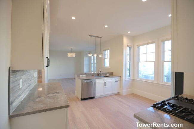 Building Photo - 306-308 Church St.