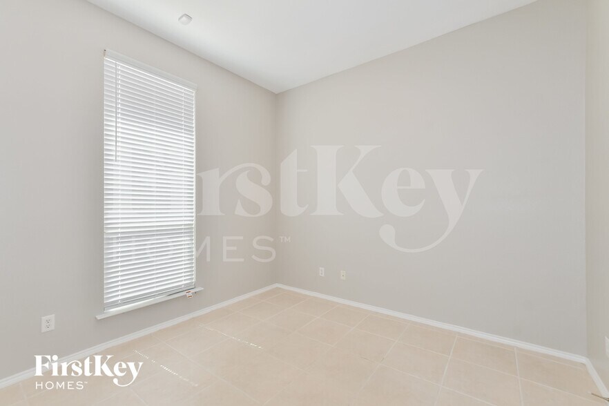 Building Photo - 4203 Lucy Ln