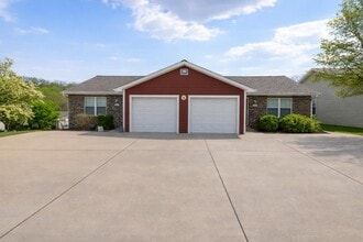 Building Photo - 3322 E St Charles Rd