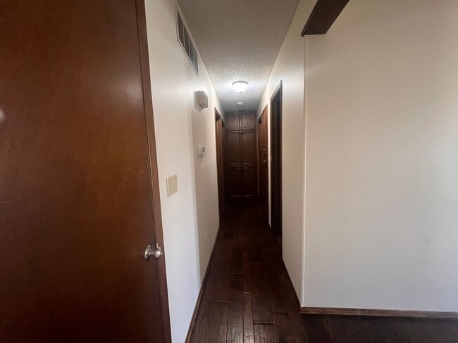 Building Photo - Spacious 4 Bed / 3 Bath Home in Southeast Wichita