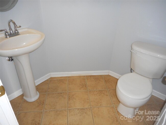 Building Photo - 17207 Overstone Ct