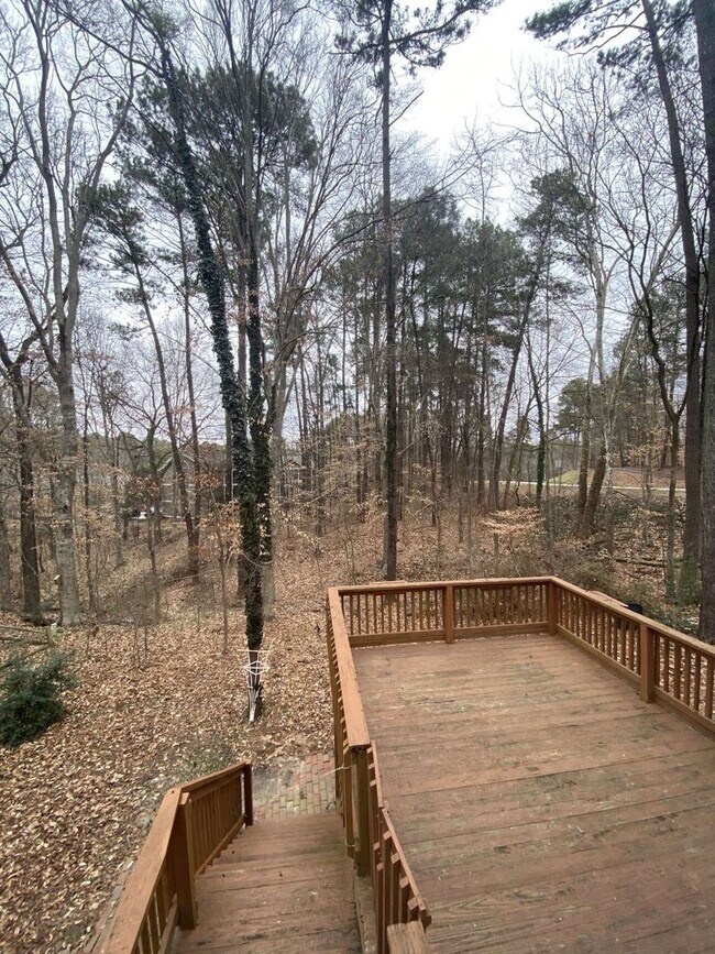 Building Photo - Charming 3 Bed Colonial in Woodcroft!