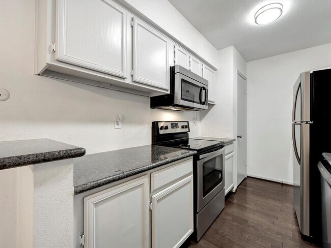 Building Photo - 1601 S Shepherd Dr