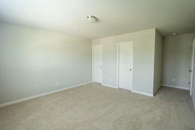 Building Photo - 1115 Dietrich Ln