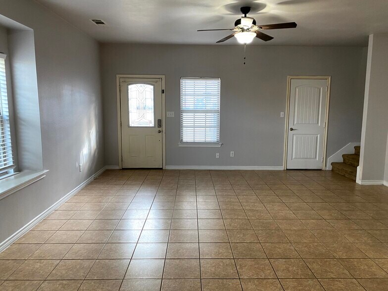 Building Photo - 906 Parkplace Ridge