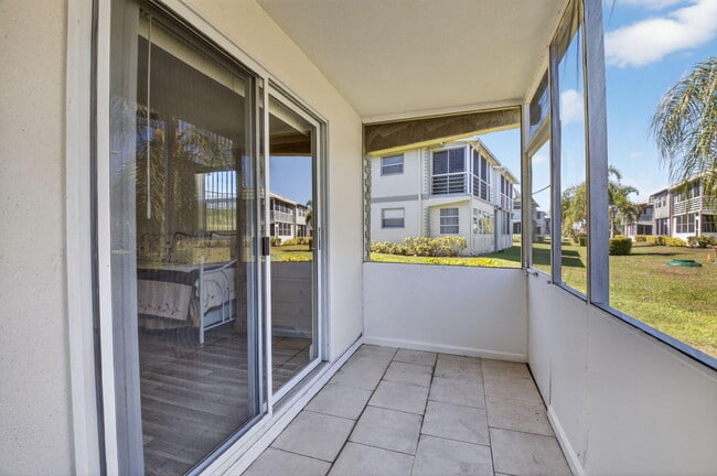 Building Photo - 205 Flanders Dr