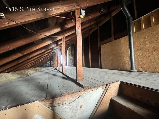 Building Photo - 1415 S 4th St