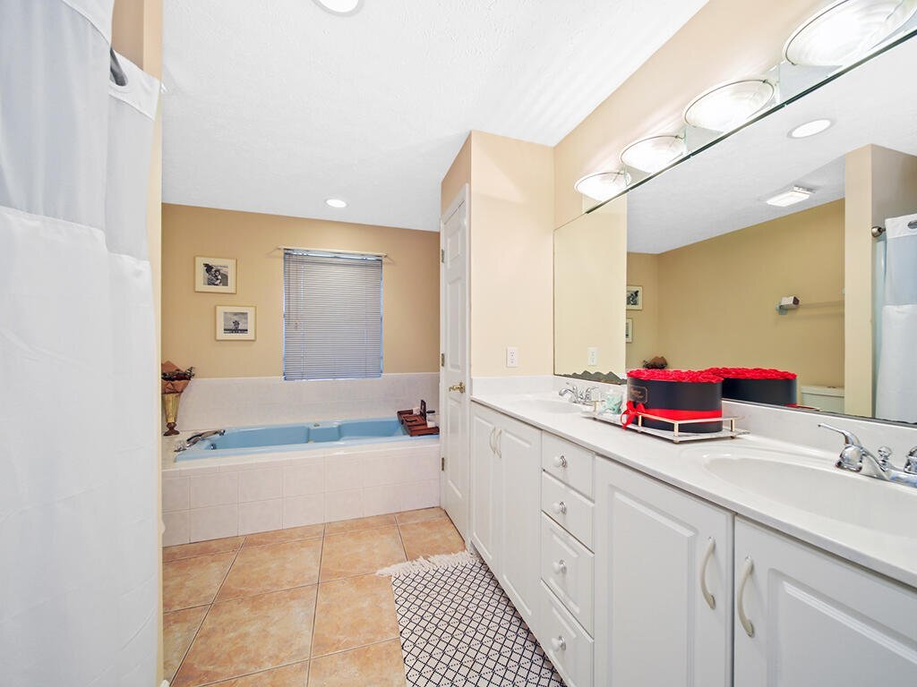 Building Photo - 3051 SW Earl Ave