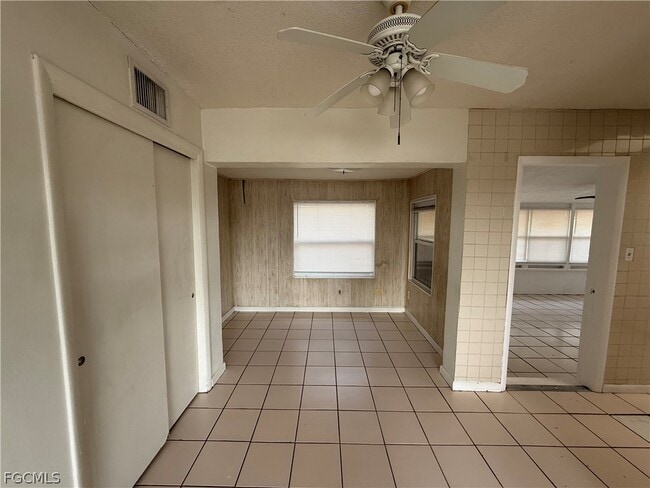 Building Photo - 21422 Kenyon Ave