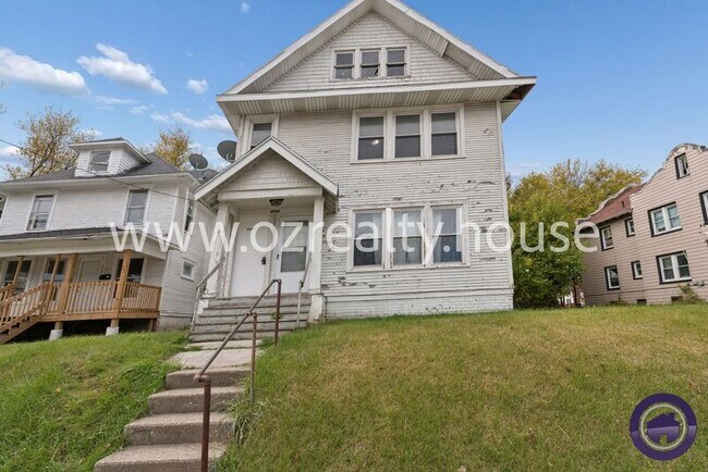 Building Photo - 3241 Cherry St