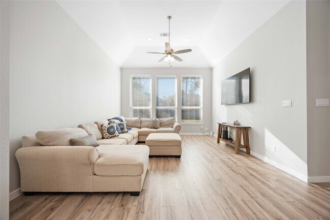 Building Photo - 12610 Woodbourne Forest Dr