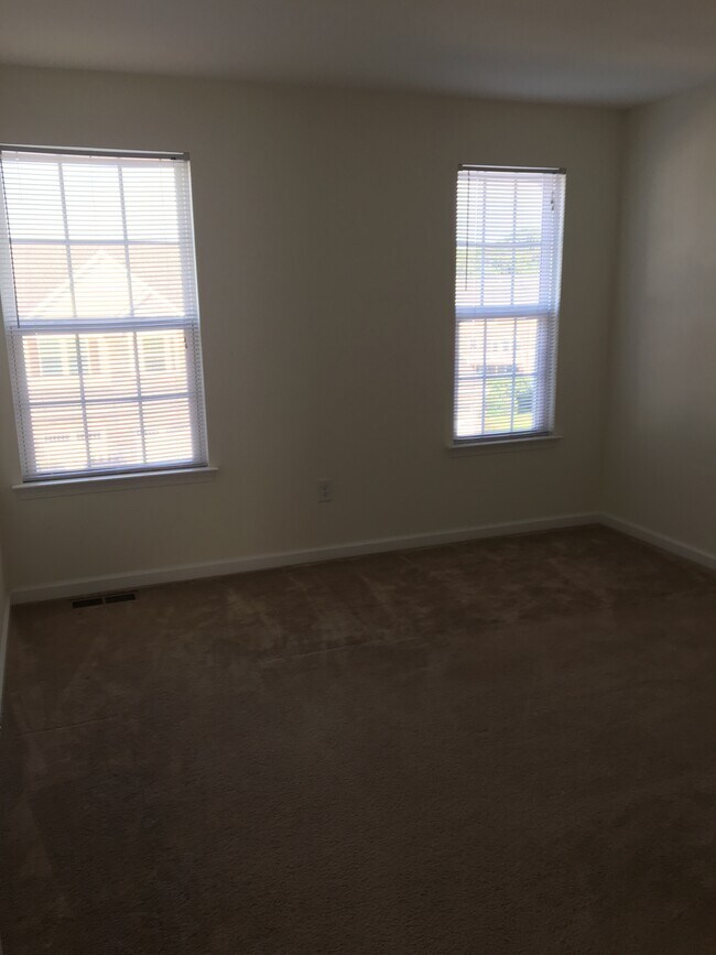 Building Photo - 1210 Madison Ln