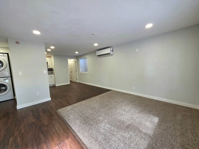 Building Photo - 307 W Corona Ave