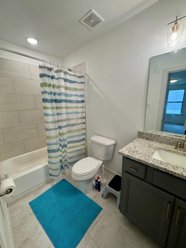 Building Photo - 595 Mount Laurel Dr