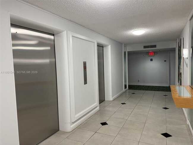 Building Photo - 6770 Indian Creek Dr