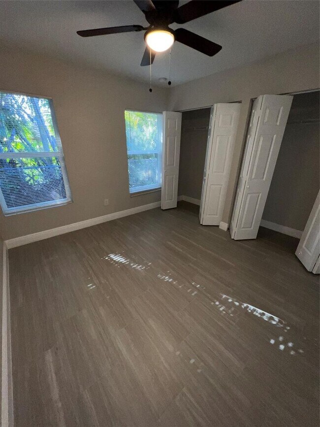 Building Photo - 860 SW 10th St