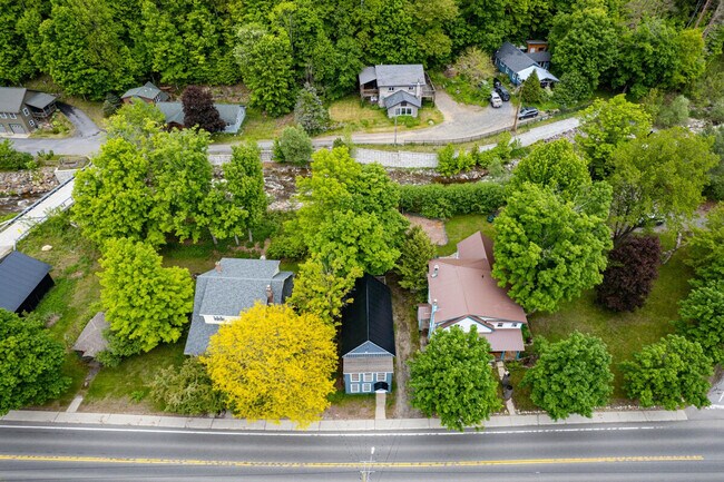 Building Photo - 10904 NY-73 Scenic