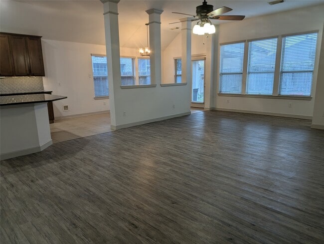 Building Photo - 3651 Raintree Village Dr