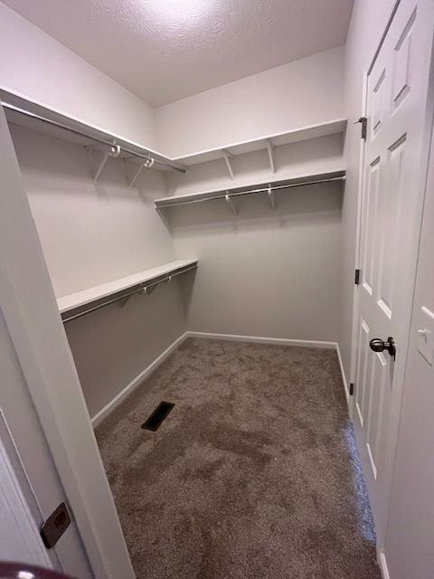 Building Photo - Square 131 - 4880 - 12 Plex