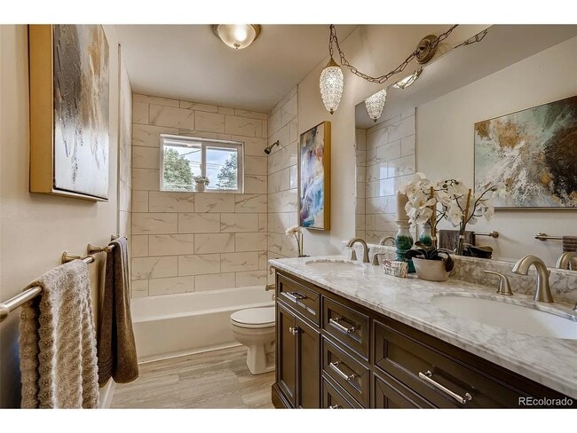 Building Photo - 8521 Crescent Dr