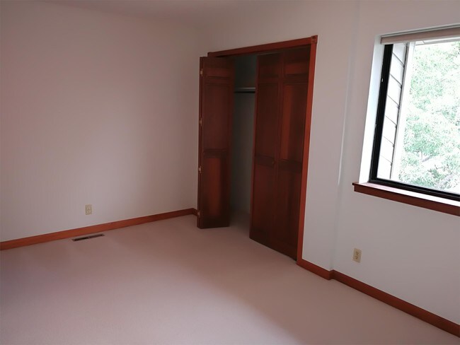 Building Photo - 4003 Wonderland Hill Ave