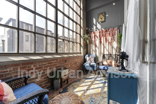 Building Photo - 611 N Park Ave