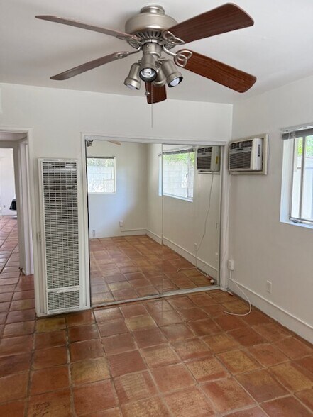 Building Photo - 585 S Camino Real