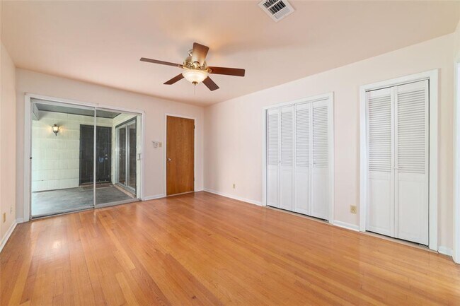Building Photo - 7615 Barberton Dr