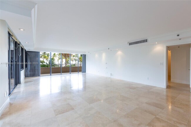Building Photo - 251 Crandon Blvd