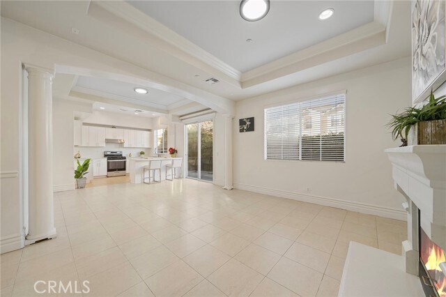 Building Photo - 527 S 5th Ave