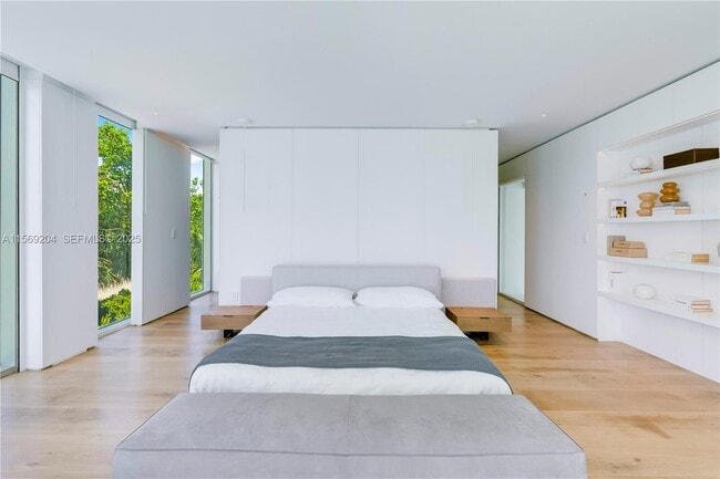 Building Photo - 440 S Mashta Dr