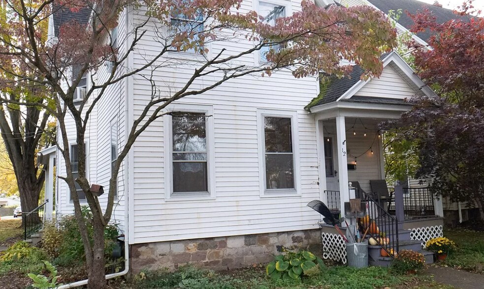 Front Porch - 12 E Church St