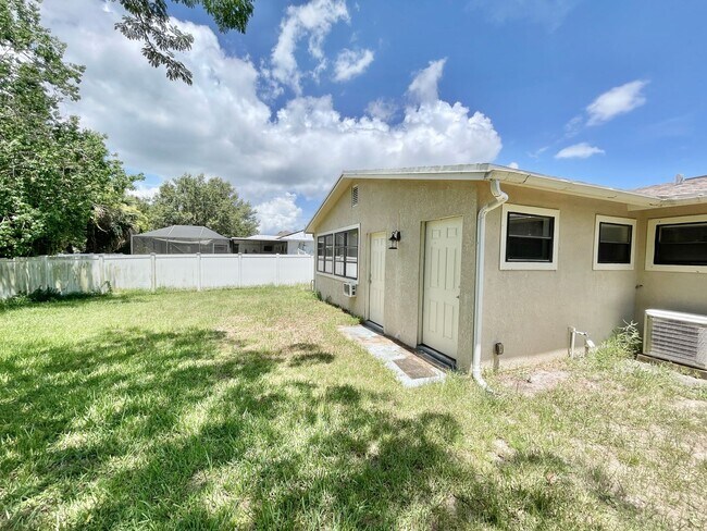 Building Photo - 3BR 1BA Annual Rental Available Now
